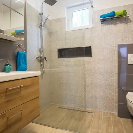 Cozy Coastal Gama Apartament