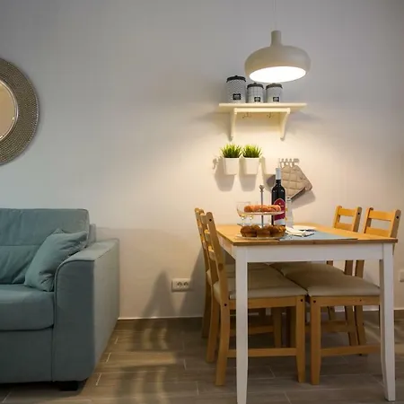 Cozy Coastal Gama Lejlighed