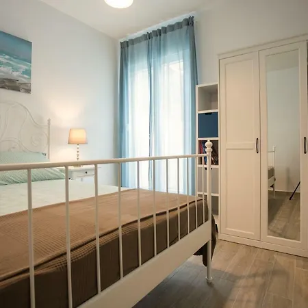 Cozy Coastal Gama Lägenhet